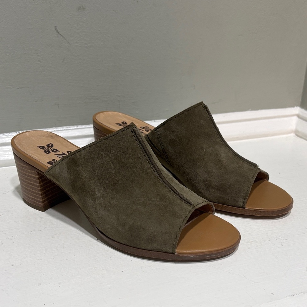 Tara M Olive Green Suede Women's Mules-size 7